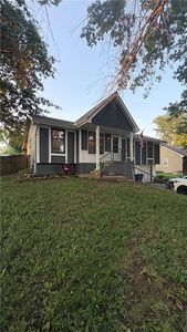 Property at 901 Valley Woods Dr, Grain Valley, MO
