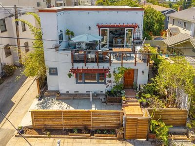 125-127 W Brookes Ave