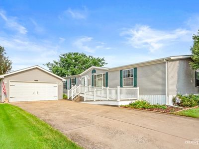1251 Redbud Rd