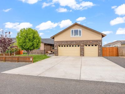 570 Mountain Ridge Dr