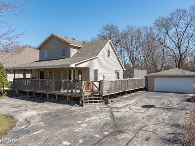 Property at 8829 Skyline Dr, Burr Ridge, IL