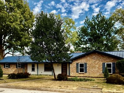 305 Bluebonnet Dr