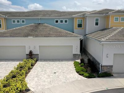 876 Driving Range Ct