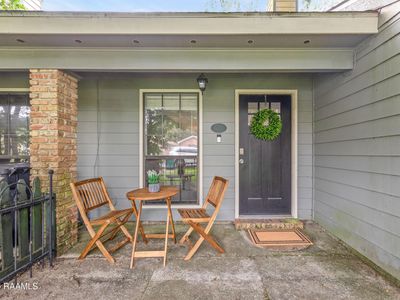 437 Mary St