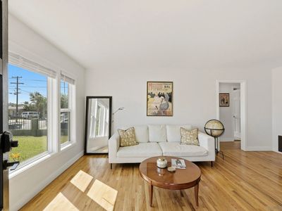 34 N Clairmont Ave