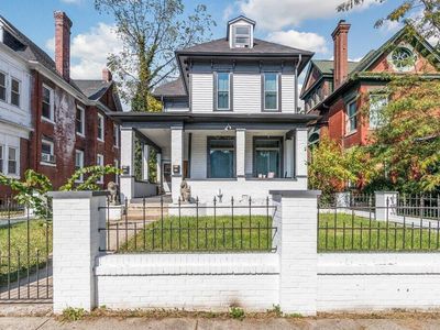 1570 E Long St #1572