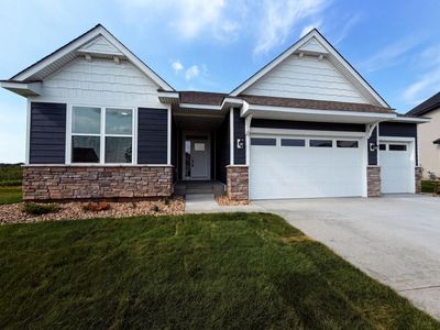 851 Londonderry Ln NW