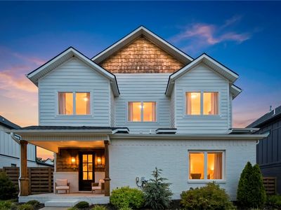 105 NW Ozark Way