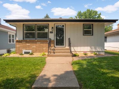 2061 Minnehaha Ave E