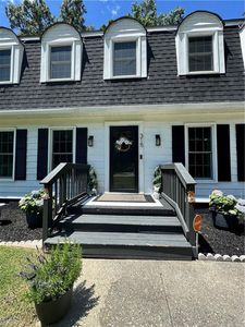 Property at 315 Sharon Dr, Seaford, VA