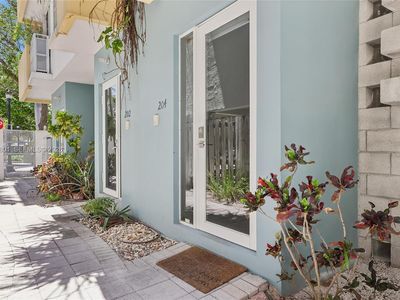 204 Washington Ave #13