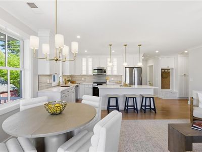 67 Queen St #4C
