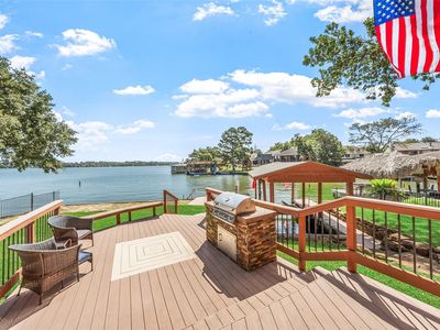 764 Lake View Dr