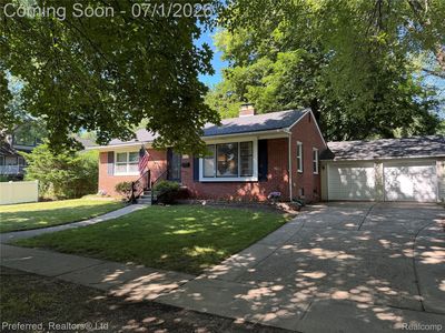 Property at 15625 Surrey St, Livonia, MI