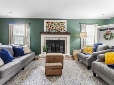 1274 Leaside Ln