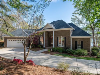 103 Shelter Cove Ln
