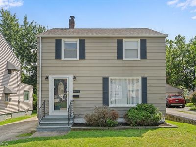 Property at 19316 Milan Dr, Maple Heights, OH