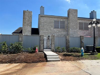 360 Wilcrest Dr #360