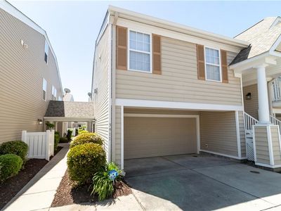 3911 Van Ness Dr