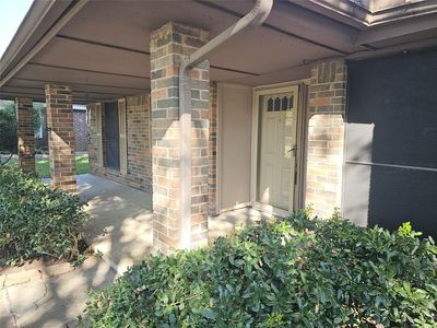 827 Meandering Way