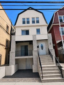 128 Sterling Ave