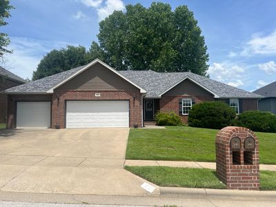 853 E Meadow Garden Court