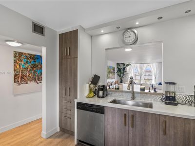 2850 Somerset Dr APT 410L