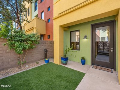 2431 E Autumn Flower Dr