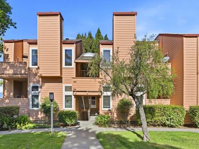 5392 Borneo Cir