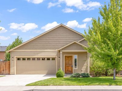 815 NW Green Forest Cir