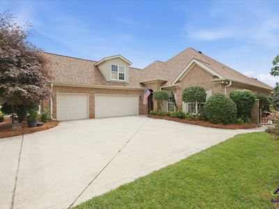 302 Blossom Ln