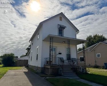 327 Jackson St