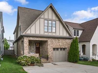 1906 Kimbark Dr