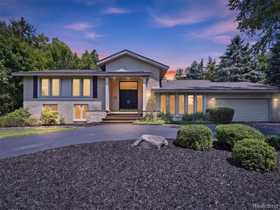 3300 Woodview Lake Rd