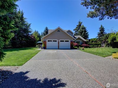 12270 Maple Crest Drive