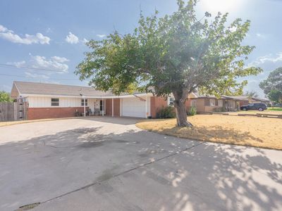 4613 Mercedes Dr