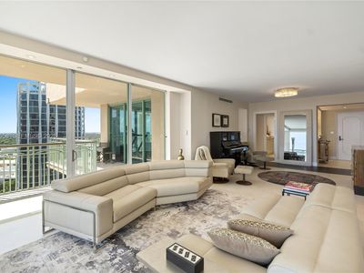 3350 SW 27th Ave APT 1802