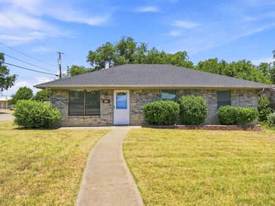 Property at 601 E Avenue F, Midlothian, TX
