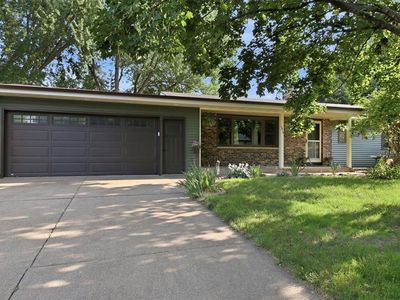 1819 Grandview Drive