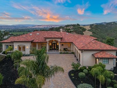 5 Winding Oaks Dr