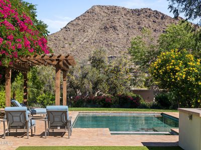 5024 E DESERT PARK Lane