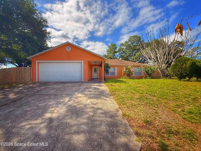 1706 Apache St NE