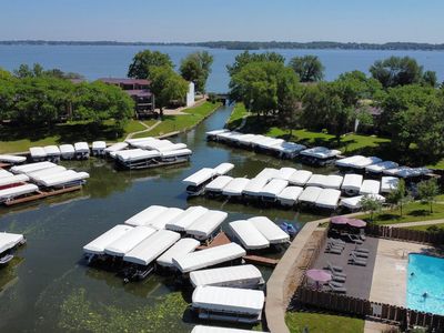 2700 N Shore Dr #405