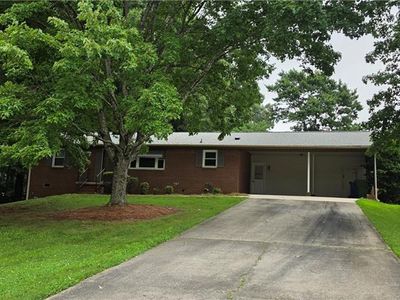 Property at 435 Lakecrest Dr, Kernersville, NC