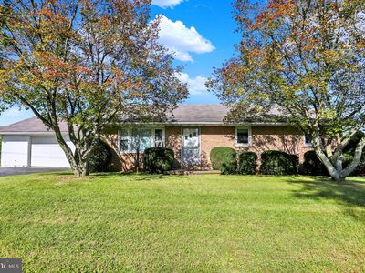 1365 Centerport Rd