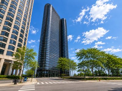 155 N Harbor Dr APT 3102