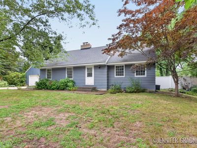 Property at 943 Grandridge Ct, Holland, MI