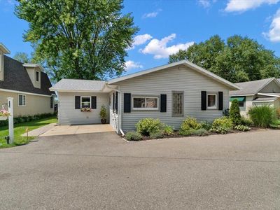 6731 Campau Lake Dr SE