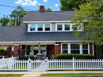 87 Hillcrest Dr
