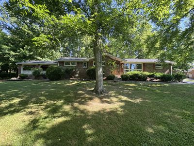 695 Overlook Dr